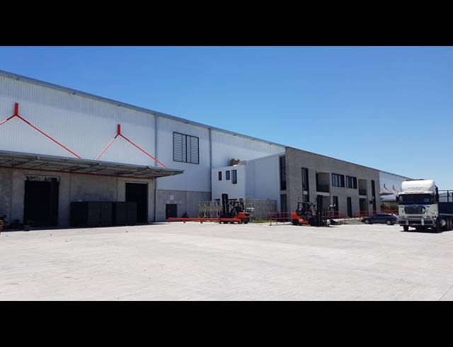 8,330M² WAREHOUSE TO LET IN BELLVILLE SOUTH INDUSTRIA